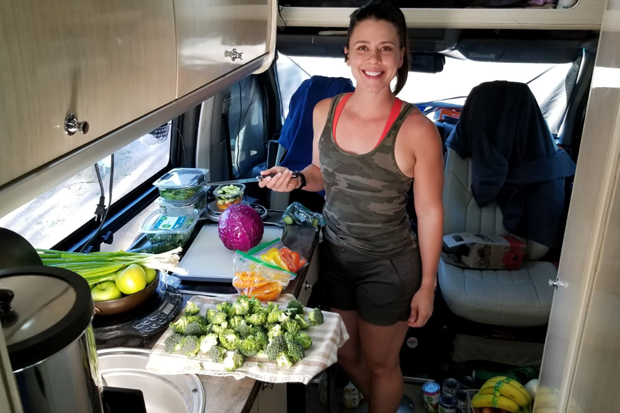 9 Best Ways You Can Eat Healthy on the Road