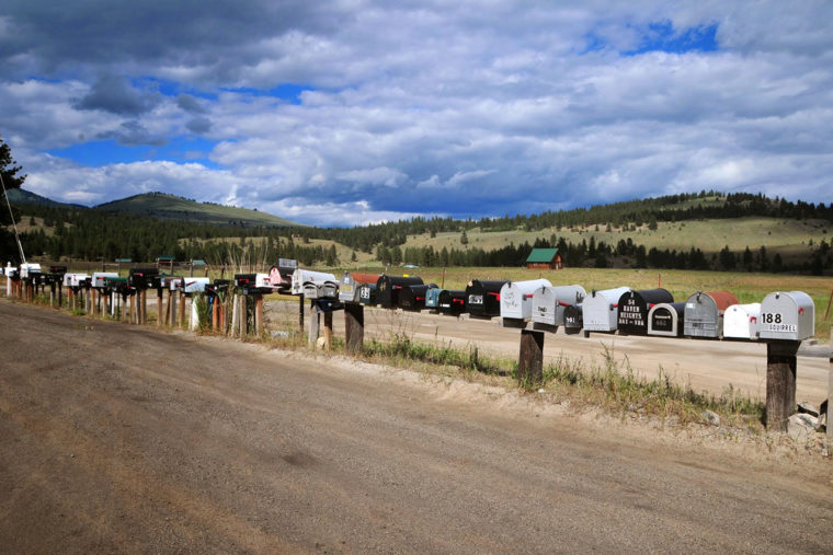 6 Best Ways to Get Mail on the Road