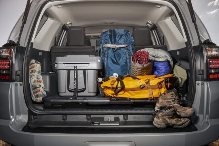 How to Choose the Best Vehicle for Overlanding and Our Favorite Models [Roadtrippers]